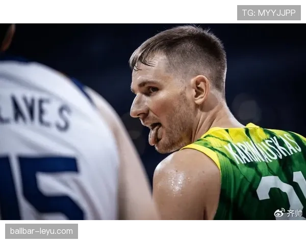 珍妮·汤普森：泳池传奇再续辉煌，美国游泳名将生涯回顾