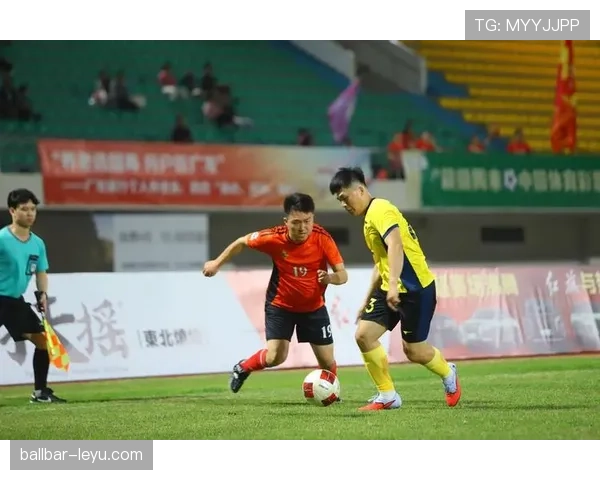 中超联赛激战正酣 各队强强对决引发球迷热议 中超联赛激战正酣 各队强强对决引发球迷热议