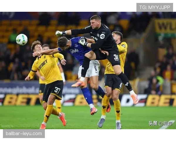 激战连连：本轮足球赛事精彩纷呈，数据揭示球队亮眼表现