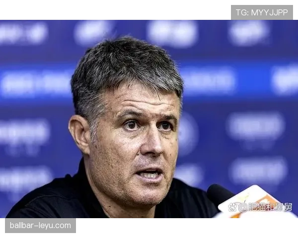 克鲁伊夫战术革新与球员表现深度融合，引领比赛新风向