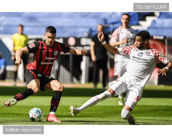 德甲药厂中场表现稳健，卓越控场能力引领球队进攻新风潮