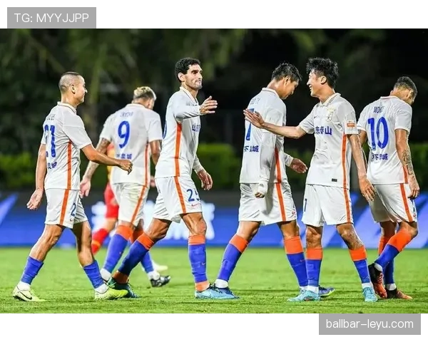 山东泰山表面能攻，实则稳不住——问题不在锋线，在全队失控