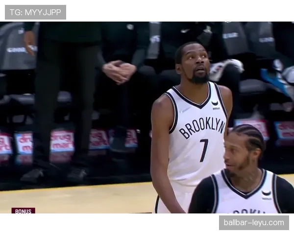 加里·特伦特利用空切破绽拉开差距 提升球队关键时刻得分效率